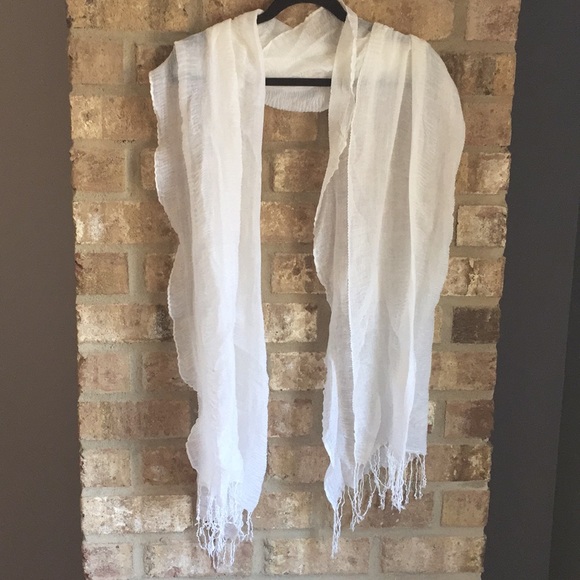 White “scrunchie” scarf. Perfect with a sweater! - Picture 1 of 4